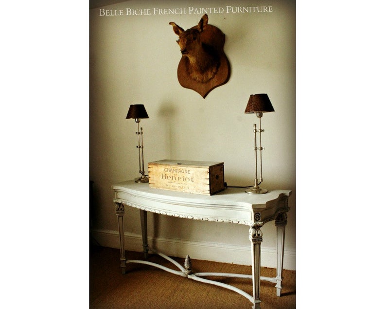 Gustavian Style Spacious Library Console