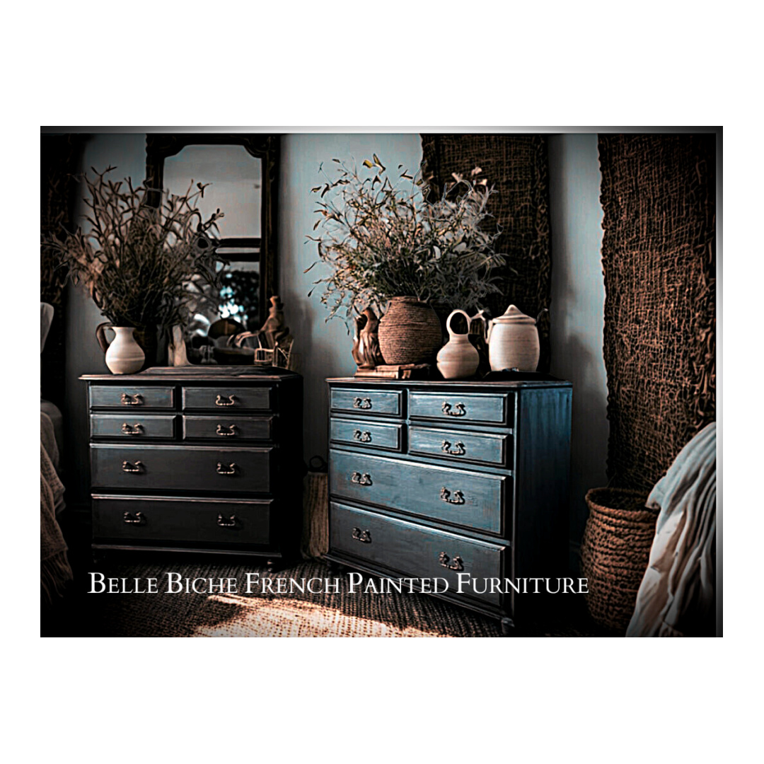 Commodes in Noir