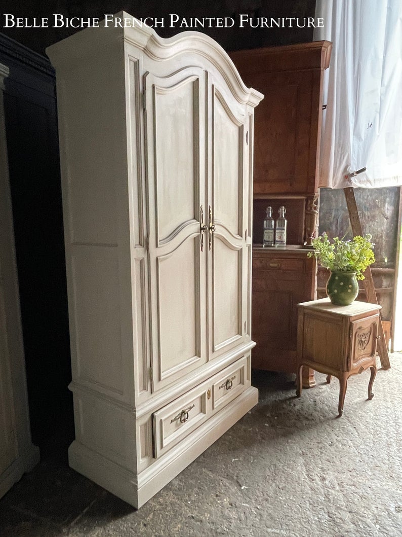 Colonial Style Two Door Linen Larder