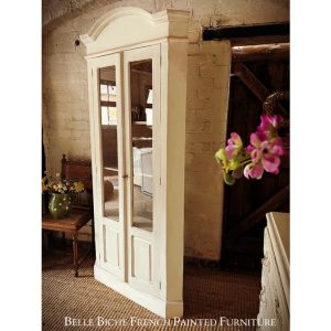 Bonnet Top Glazed Corner Cabinet