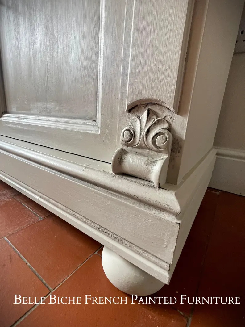 3-Door Gustavian Style Spacious Sideboard