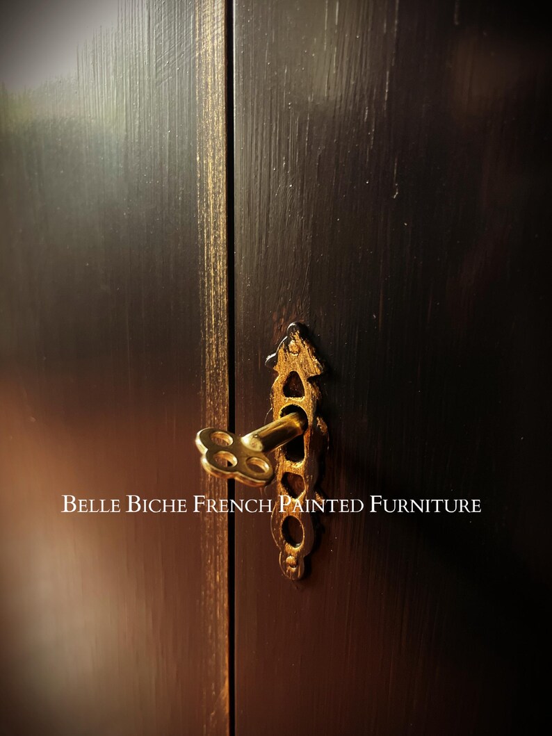 2-Door Bow Fronted Sideboard