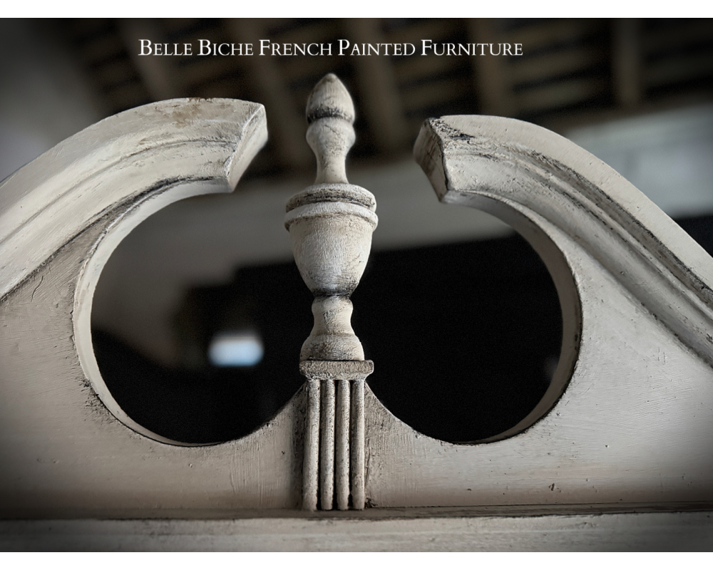 Elegant Georgian Style Reproduction Glazed Corner Cabinet