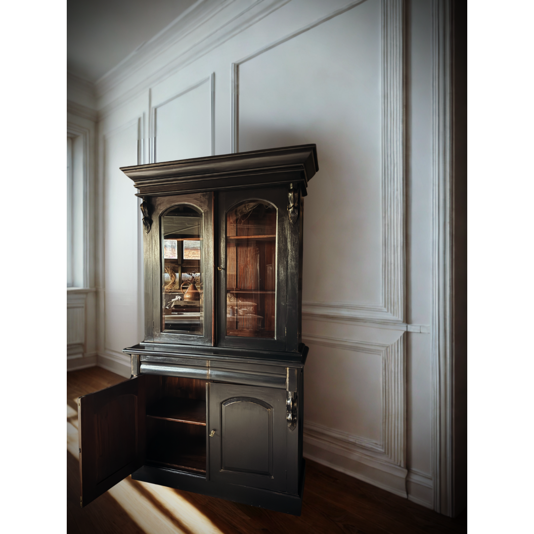 Glazed Dresser Display, in Noir