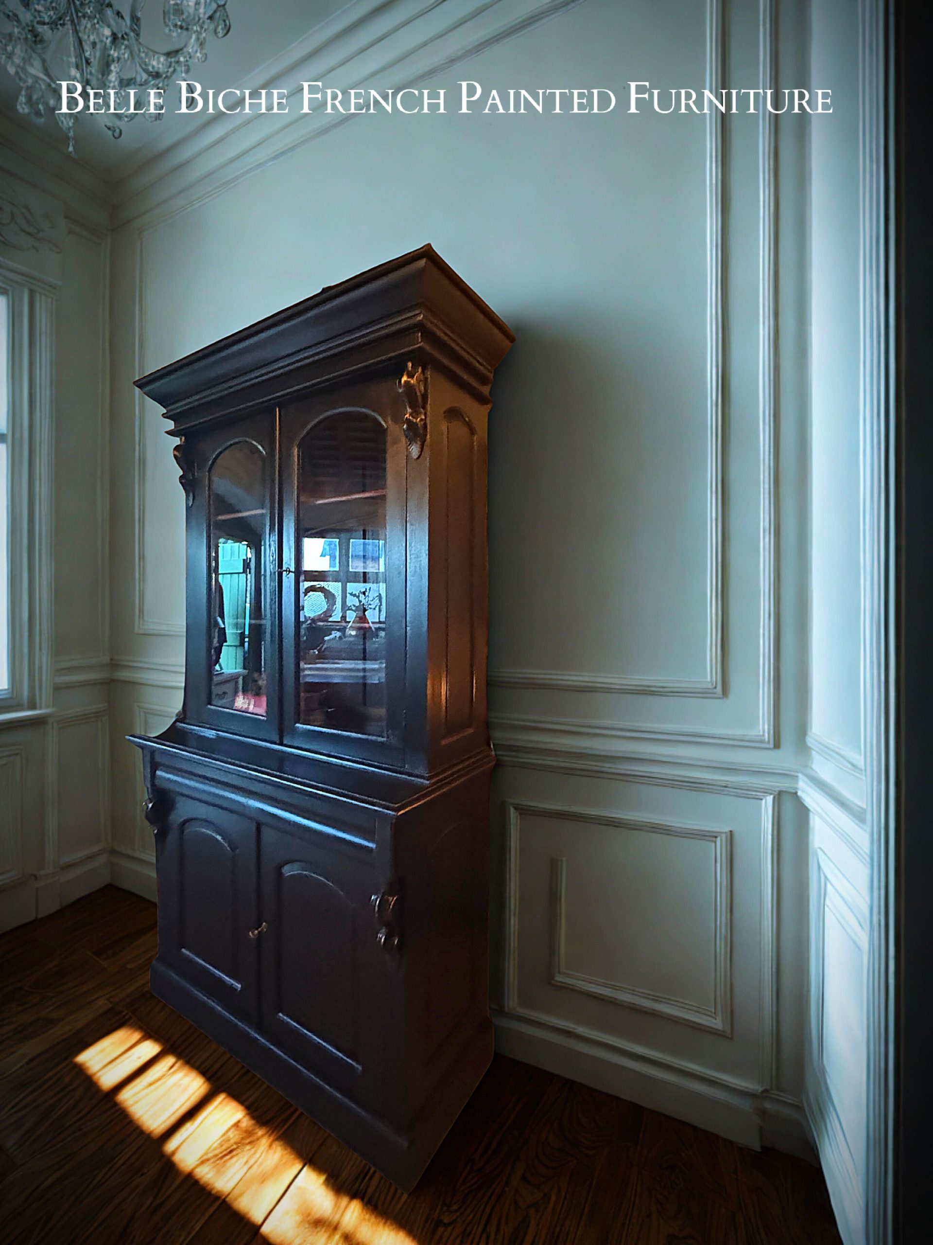 Glazed Dresser Display, in Noir